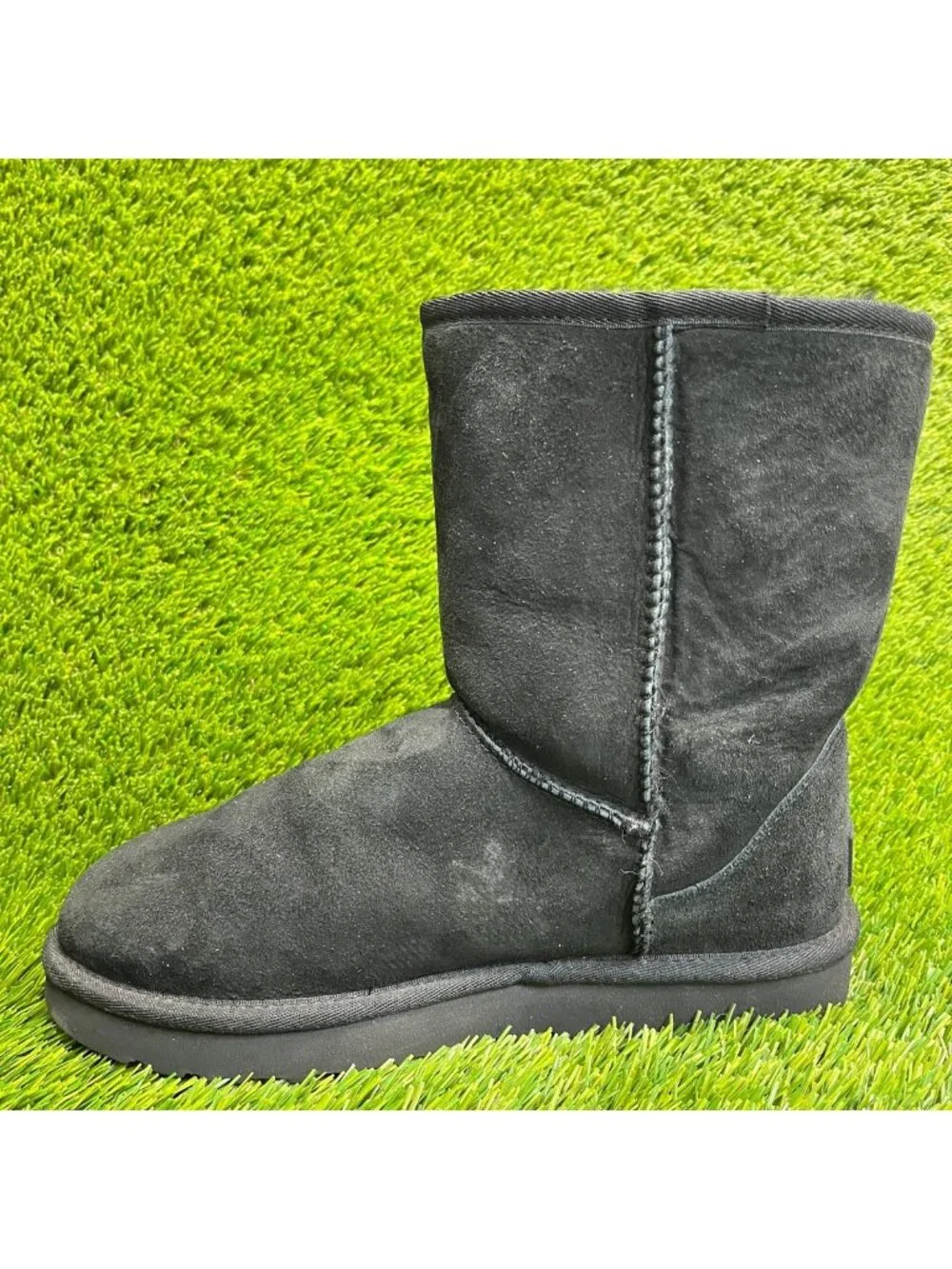 UGG Classic Short II Womens Size 8 Black Outdoor Working Sheepskin Suede Boots